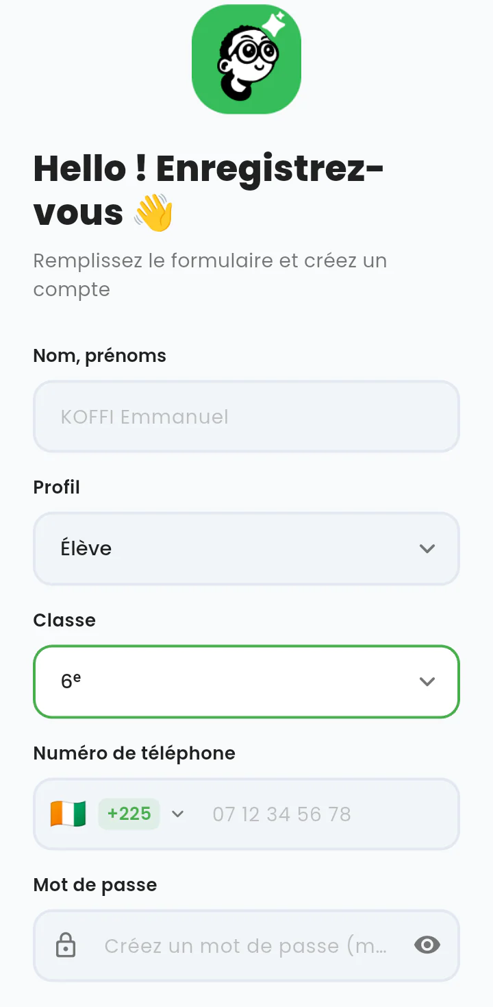 Formulaire d'inscription : nom, prénoms, choix du profil, choix de la classe et numéro de téléphone.